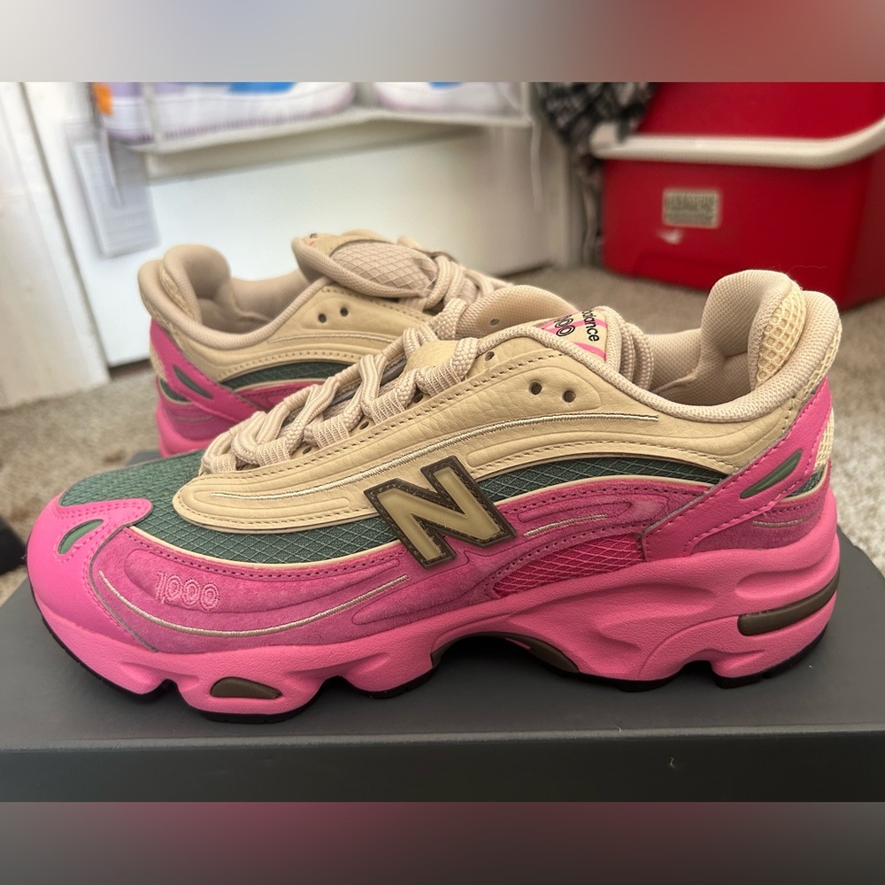 NEW BALANCE 1000 tan pink green
